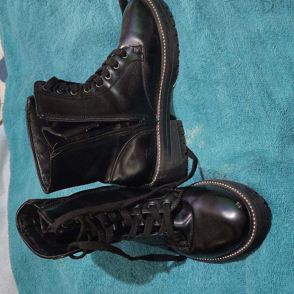 Womans boots